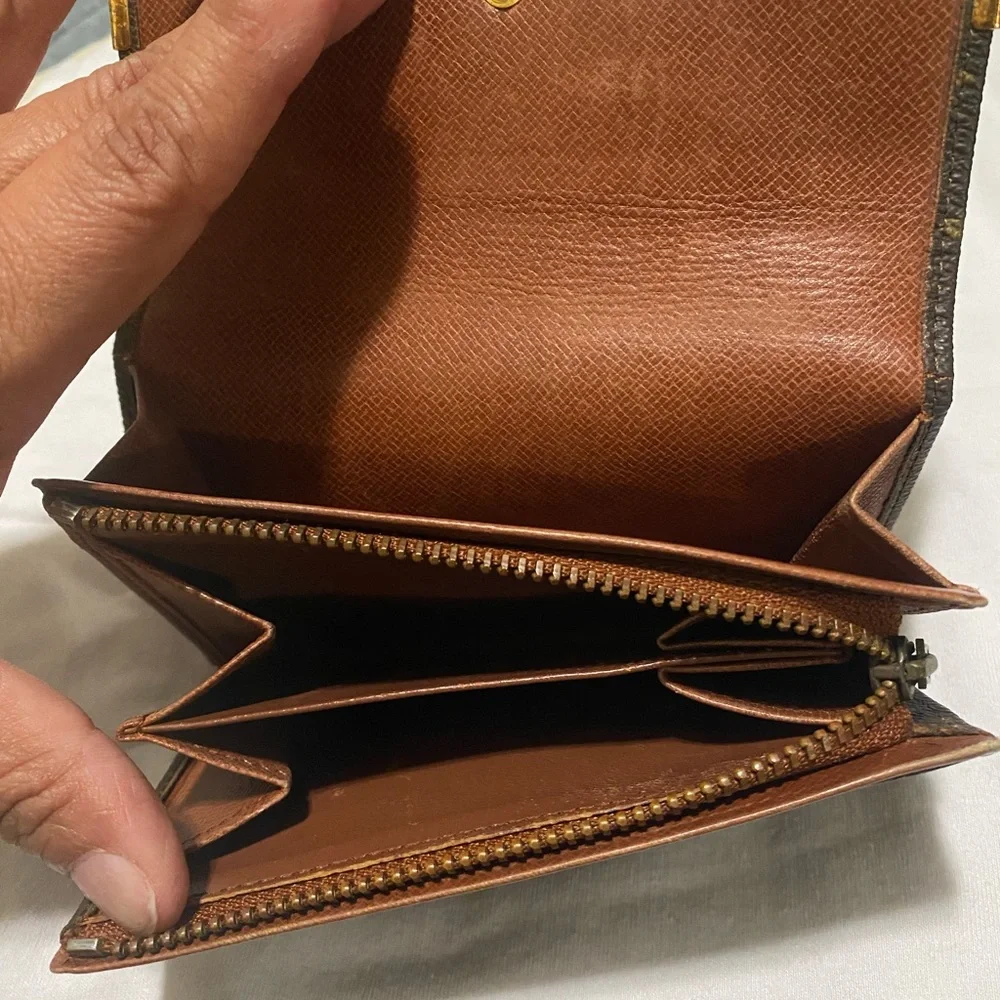 Louis Vuitton wallet - Picture 2 of 3